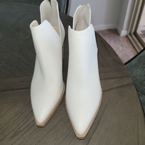Vince Camuto Gigietta bootie